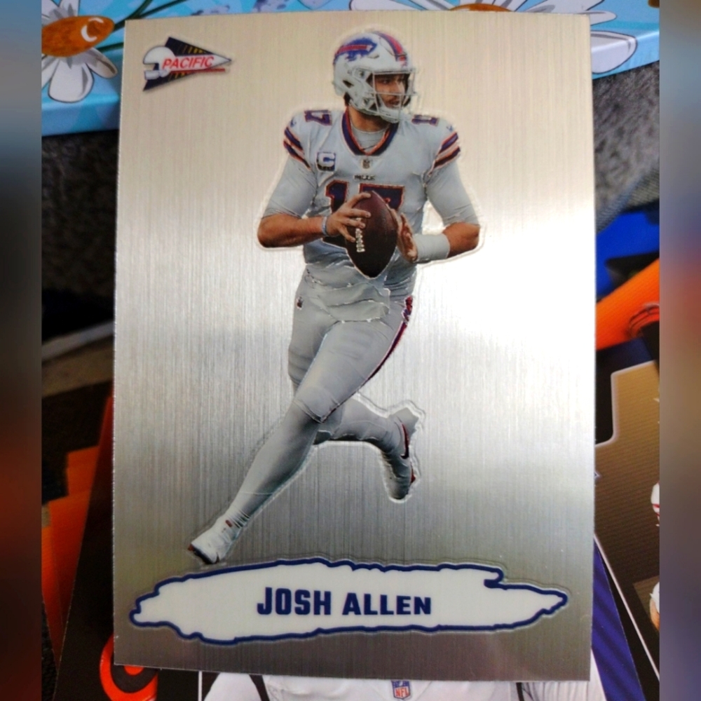 Josh Allen 🔥PACIFIC SILVER PRIZM THROWBACK 🔥2022 panini zenith